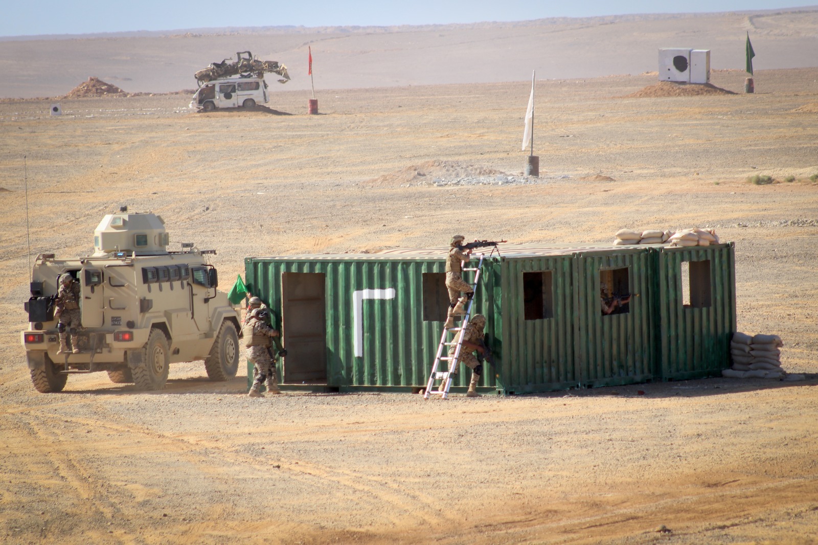 Madar Al-Saa Images 0.21836659914316603