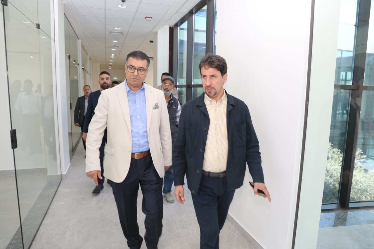 Madar Al-Saa Images 0.6427345916900249