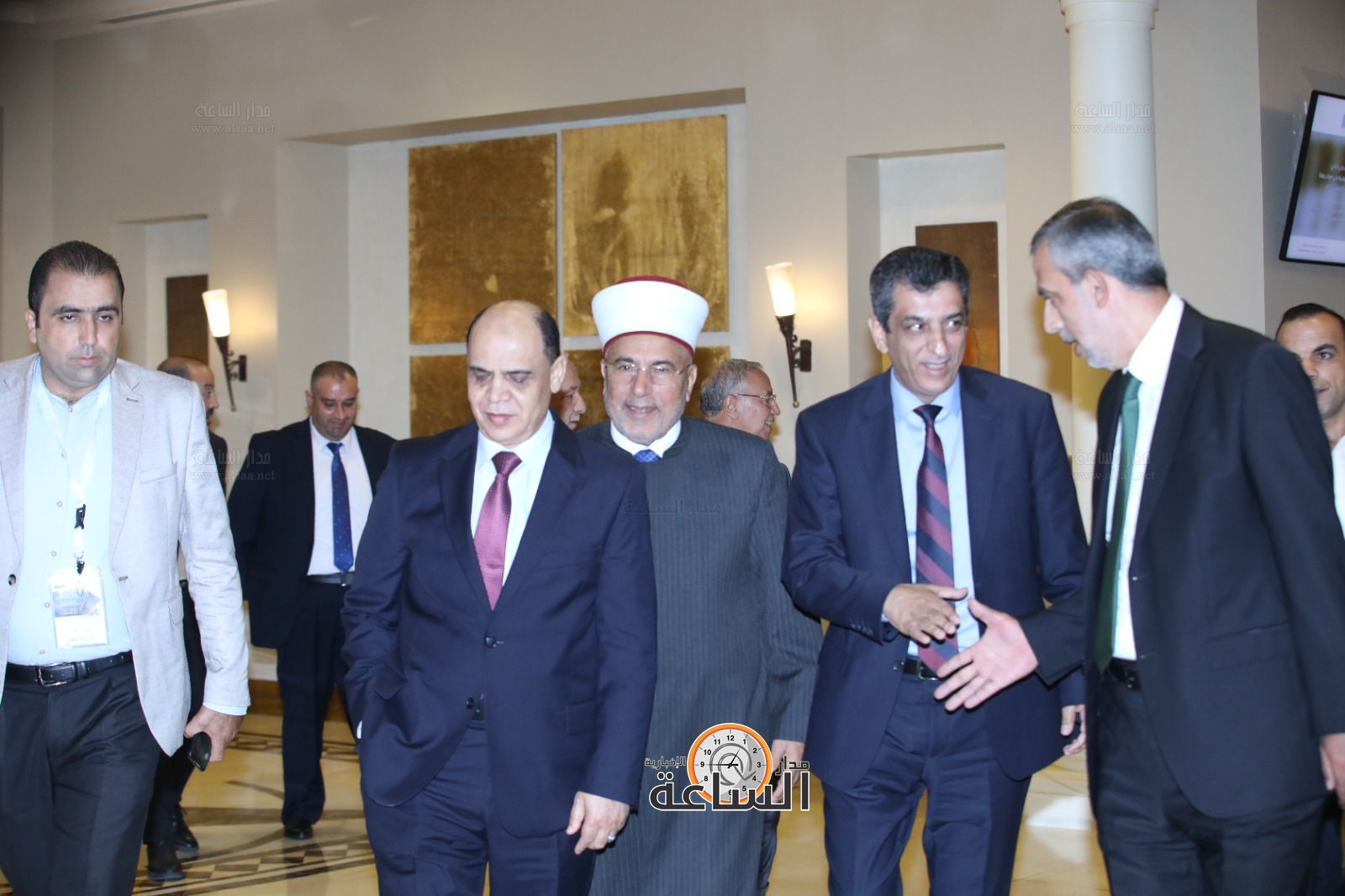 Madar Al-Saa Images 0.559895175659578