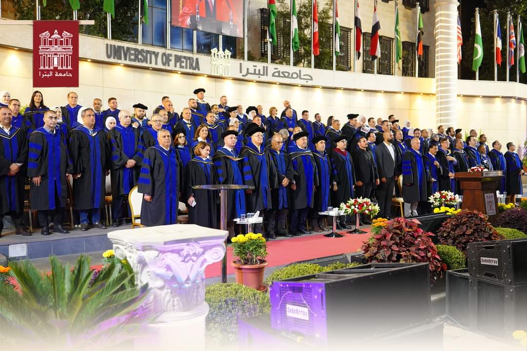 Madar Al-Saa Images 0.08463297691836158