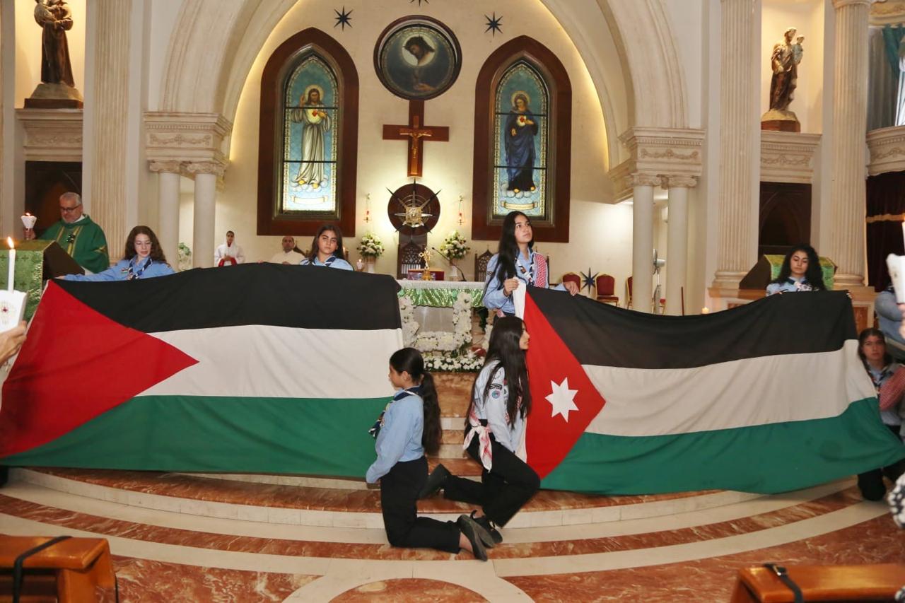 Madar Al-Saa Images 0.02989158278001236