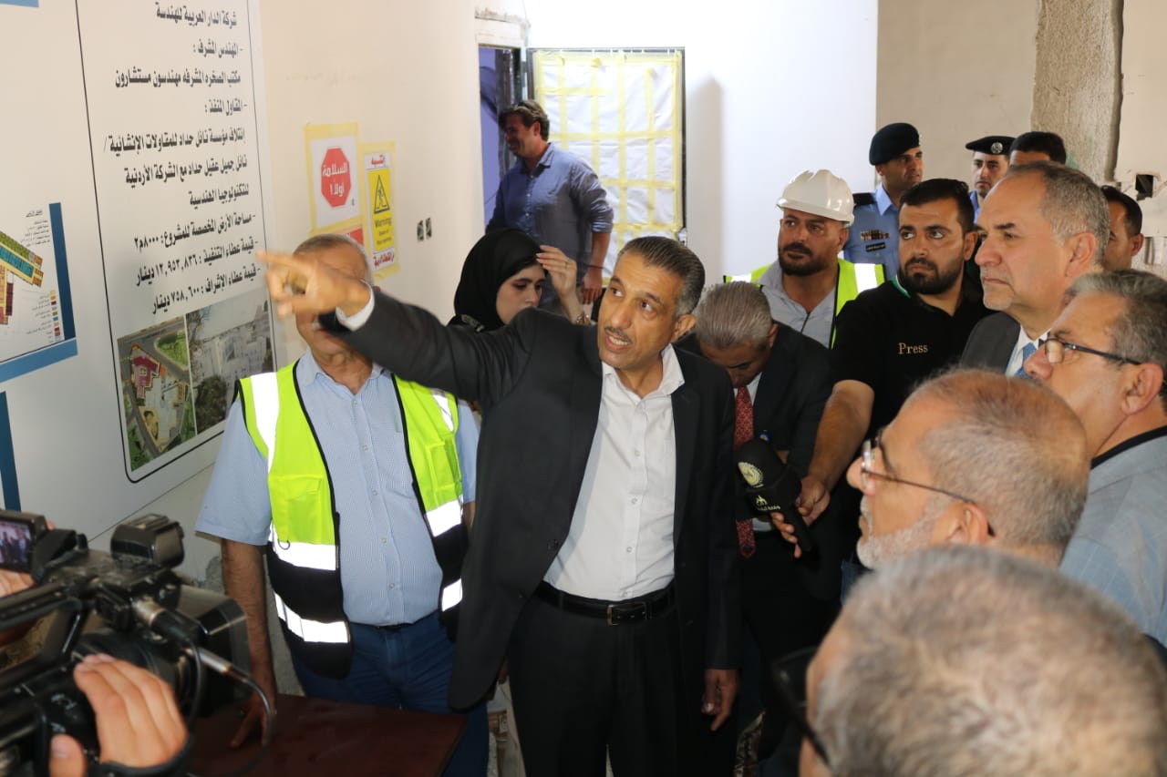 وزير العدل يتفقد سير العمل بمشروع إنشاء محكمة استئناف عمان ويزور مركز الخدمات الحكومية في العبدلي (صور)