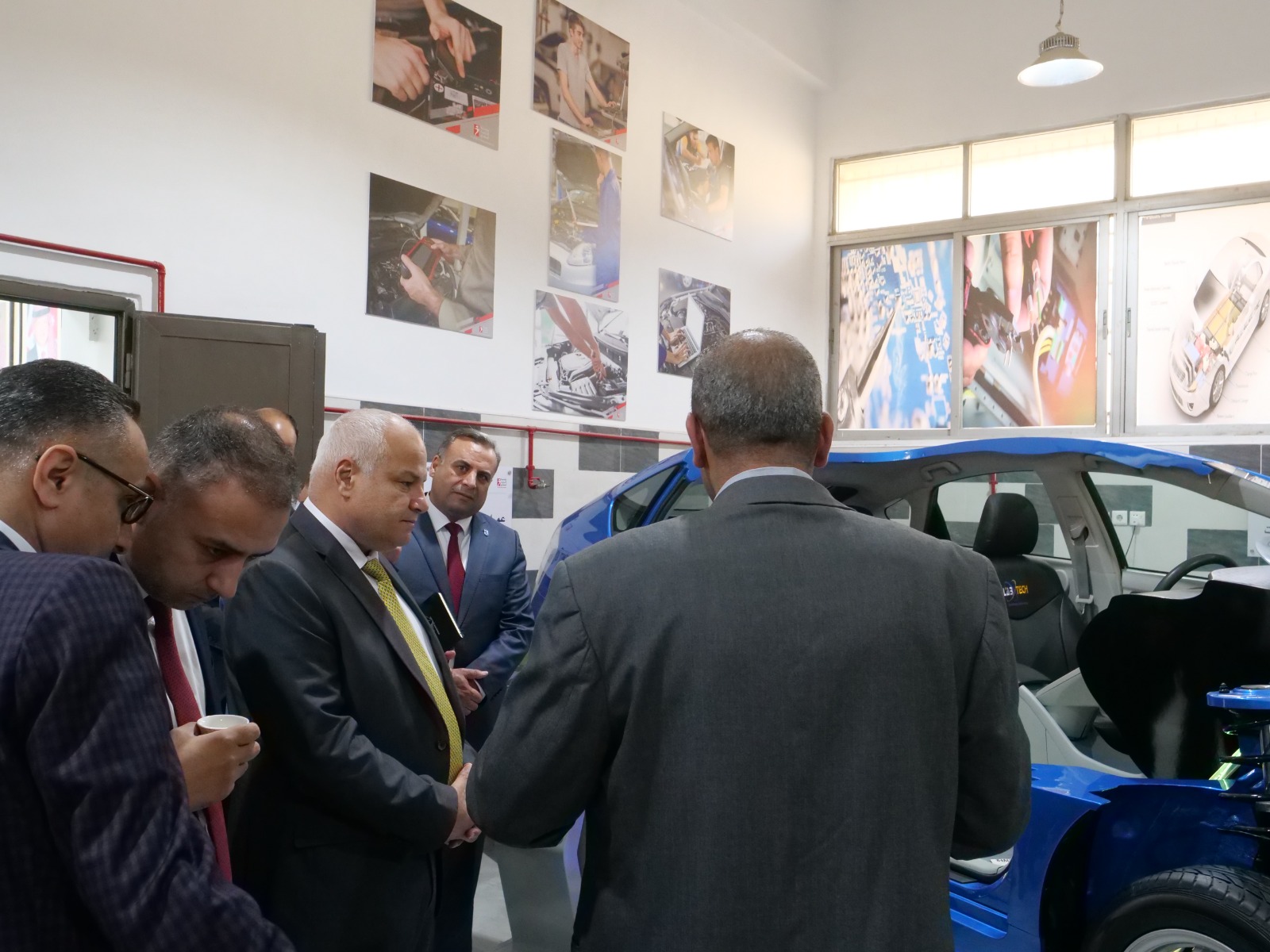 Madar Al-Saa Images 0.9080703668494141