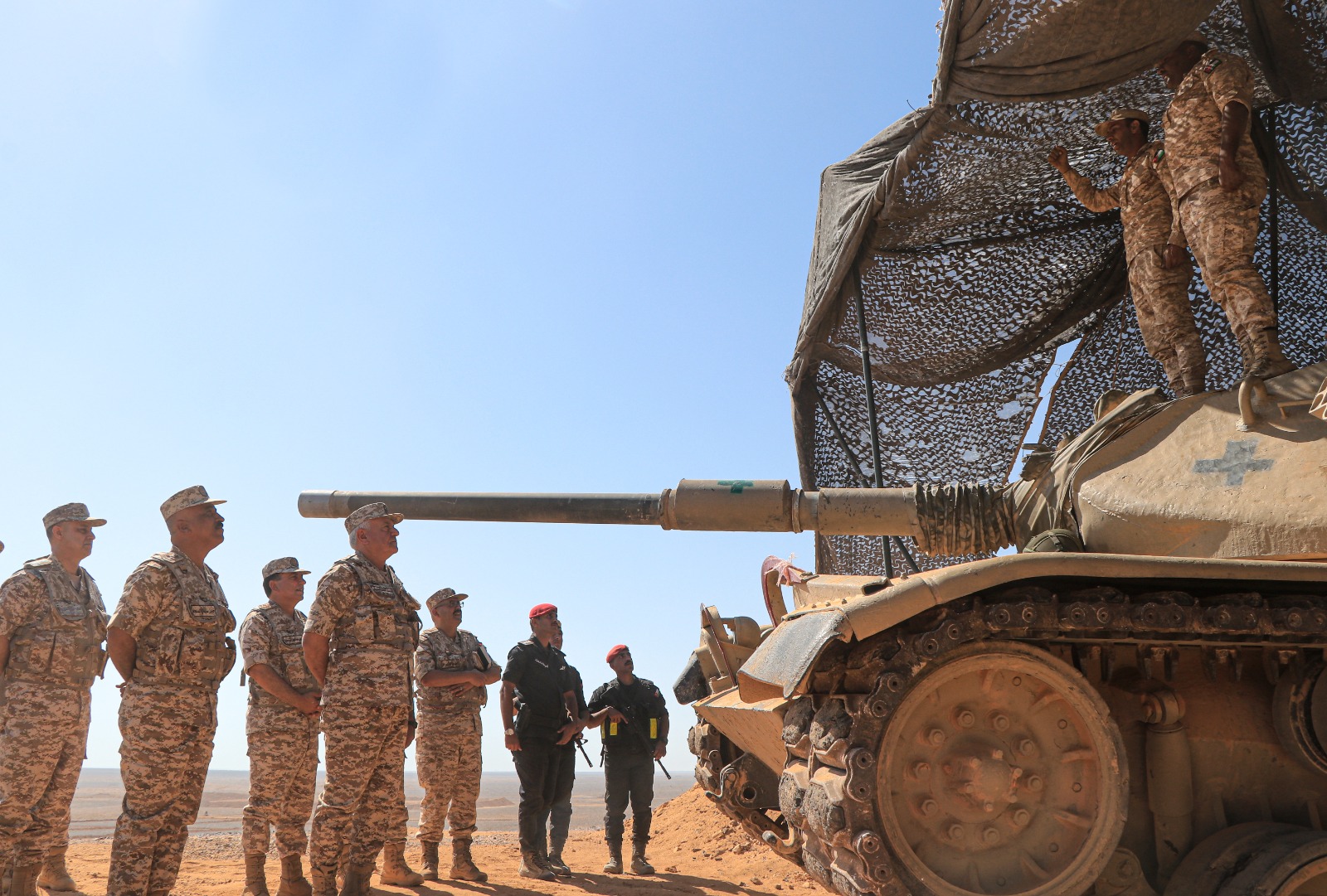 Madar Al-Saa Images 0.6871161206866601