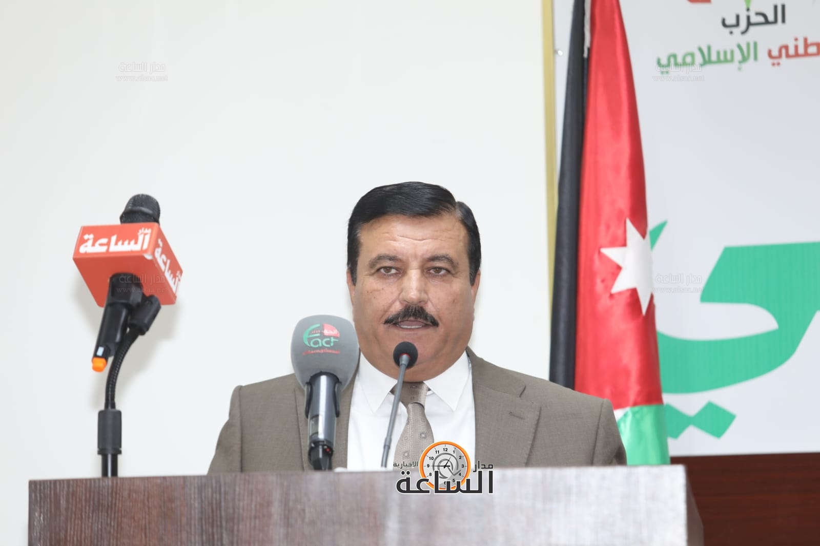 Madar Al-Saa Images 0.2888223612434453