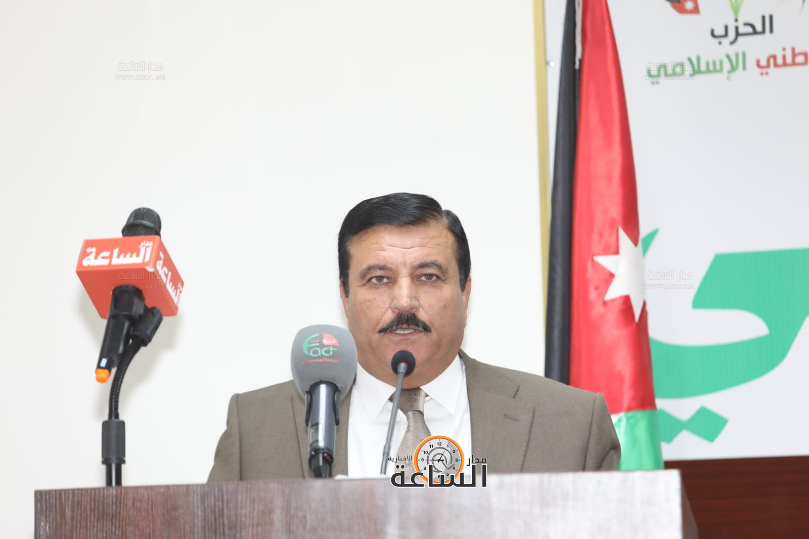 Madar Al-Saa Images 0.8107200359718136