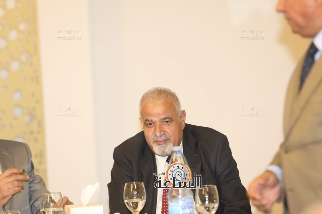 Madar Al-Saa Images 0.9672916758721435