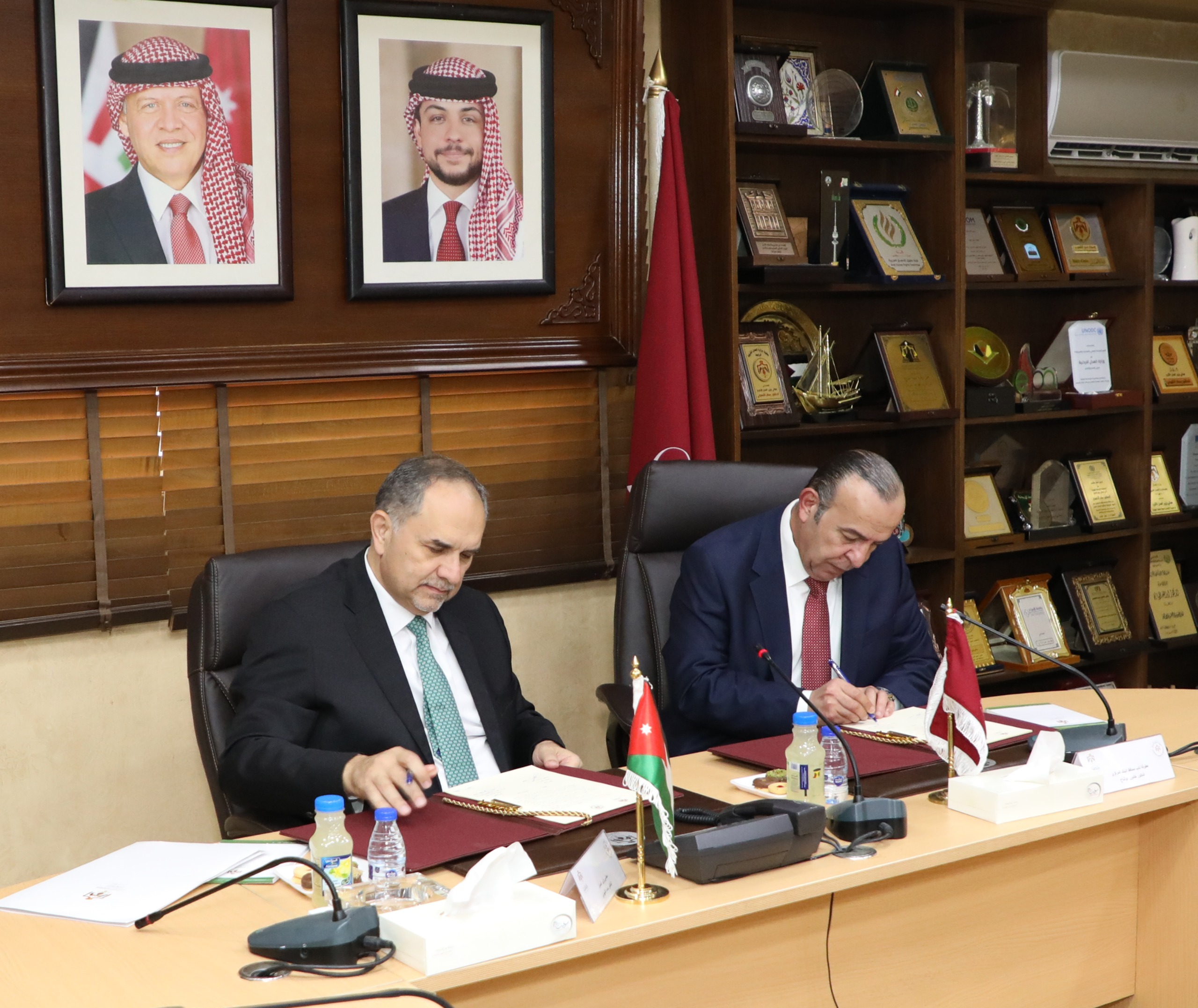 Madar Al-Saa Images 0.36998580835962414