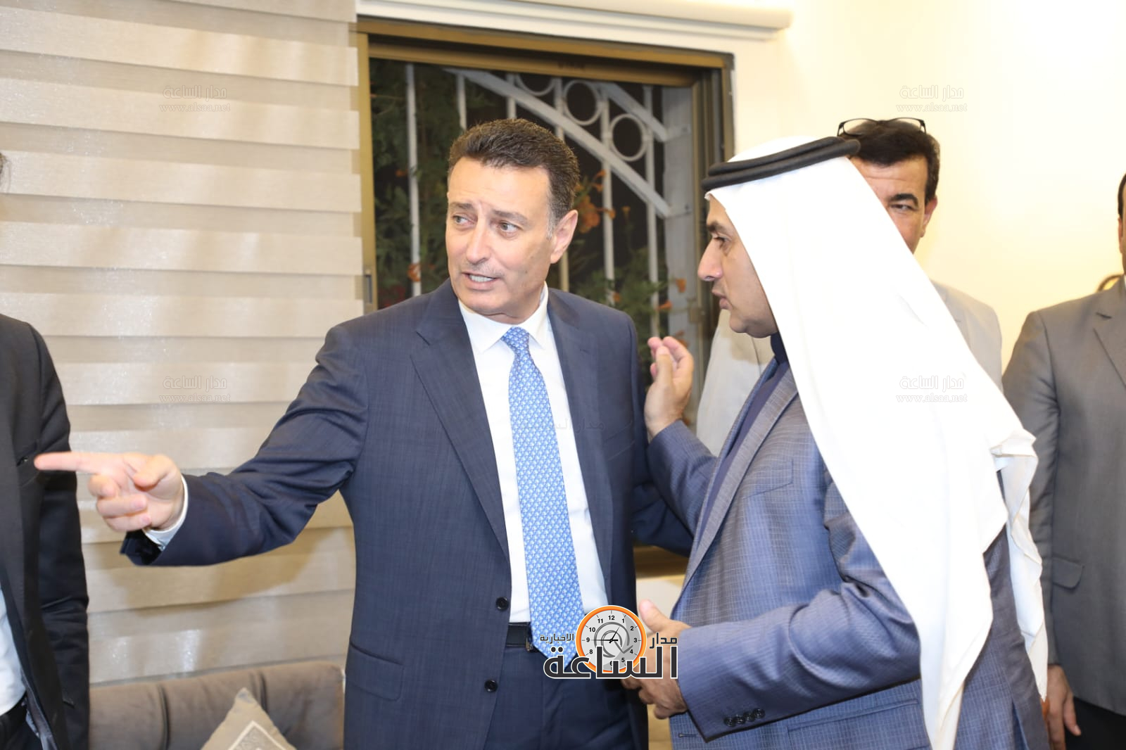 Madar Al-Saa Images 0.5608473813362449