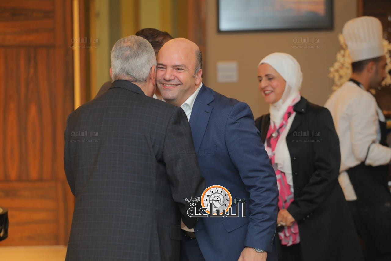 Madar Al-Saa Images 0.3747753191299146