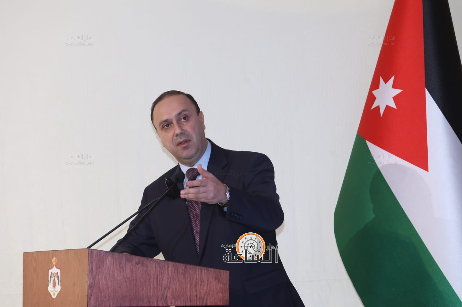 Madar Al-Saa Images 0.7014953394399215