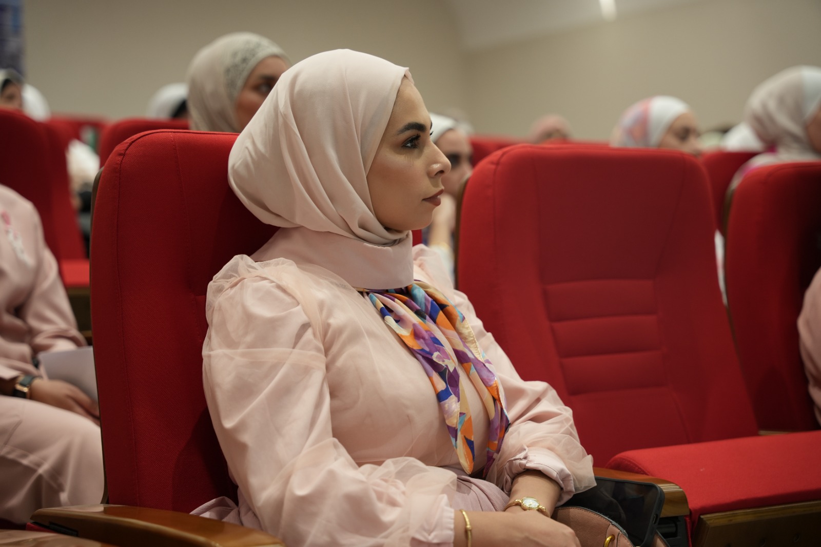 Madar Al-Saa Images 0.08049596381079716