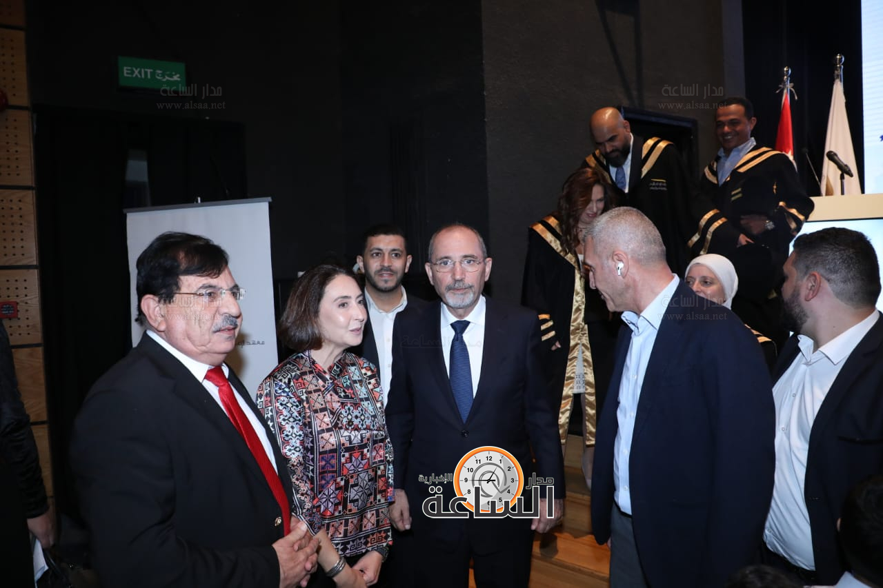 Madar Al-Saa Images 0.10514094161916865