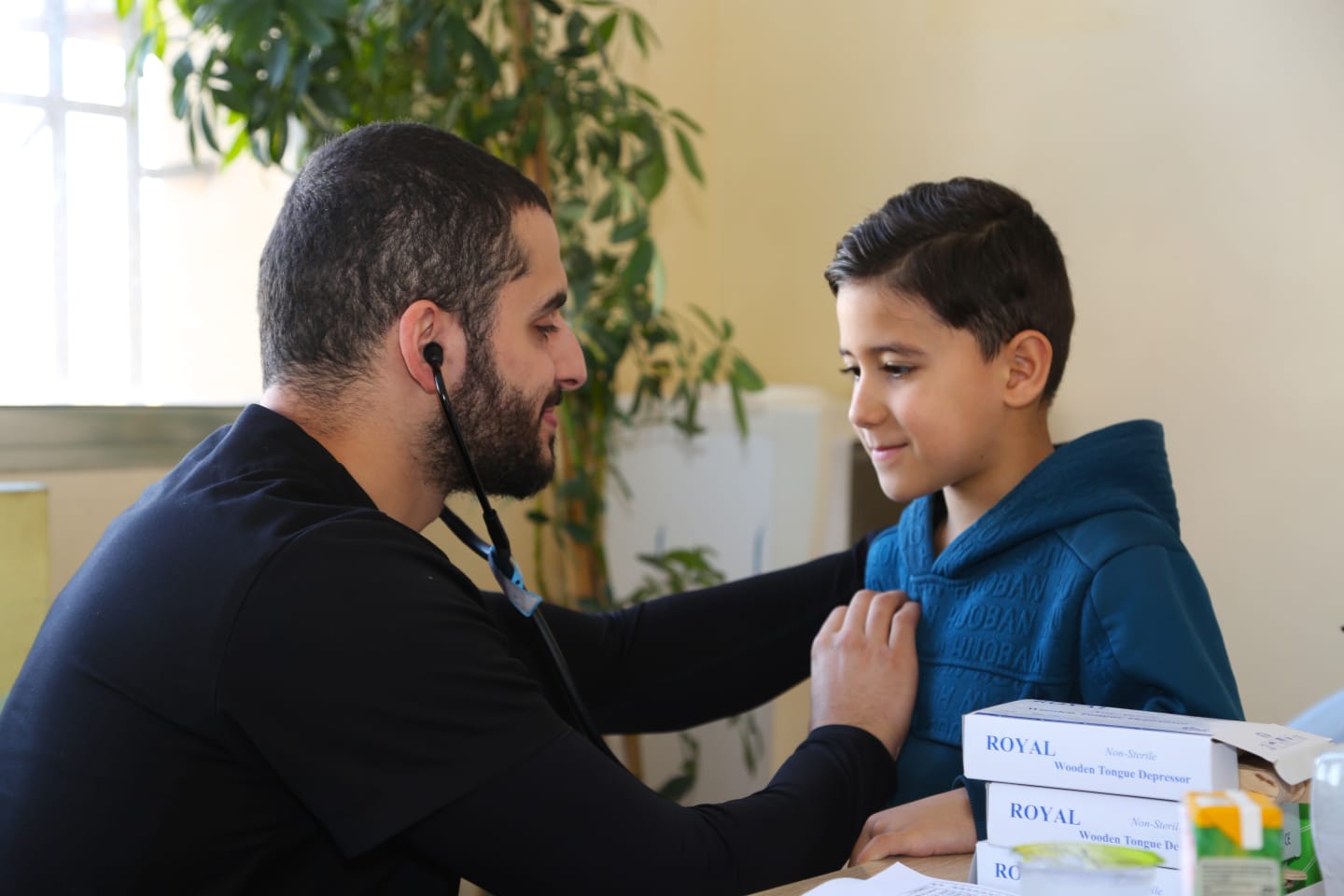 750 مستفيدا من اليوم الطبي المجاني للبر والاحسان في لواء بصيرا (صور)