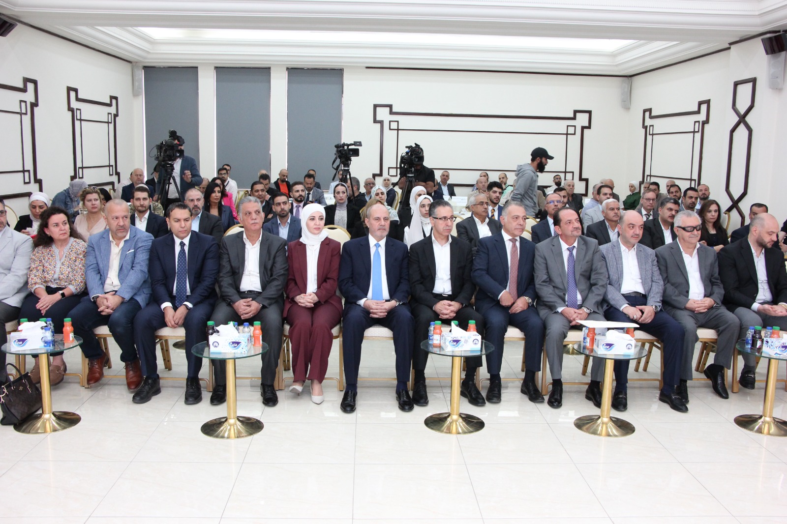 Madar Al-Saa Images 0.8348212577642631