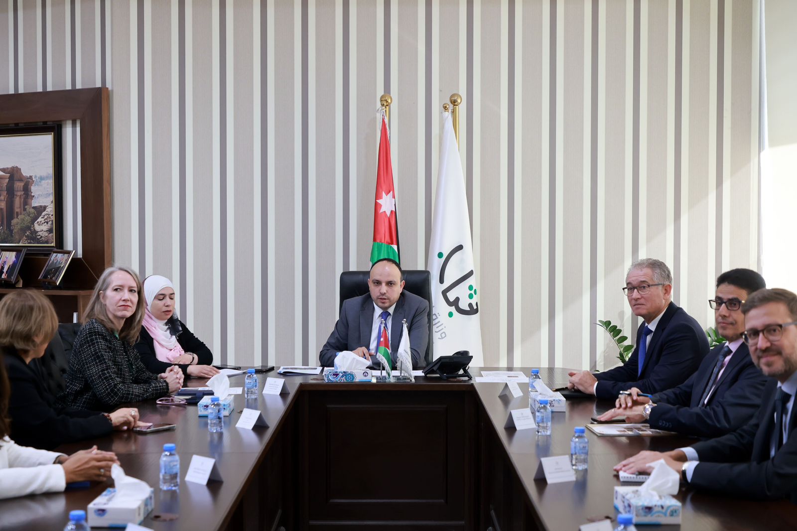 Madar Al-Saa Images 0.8495908177393572