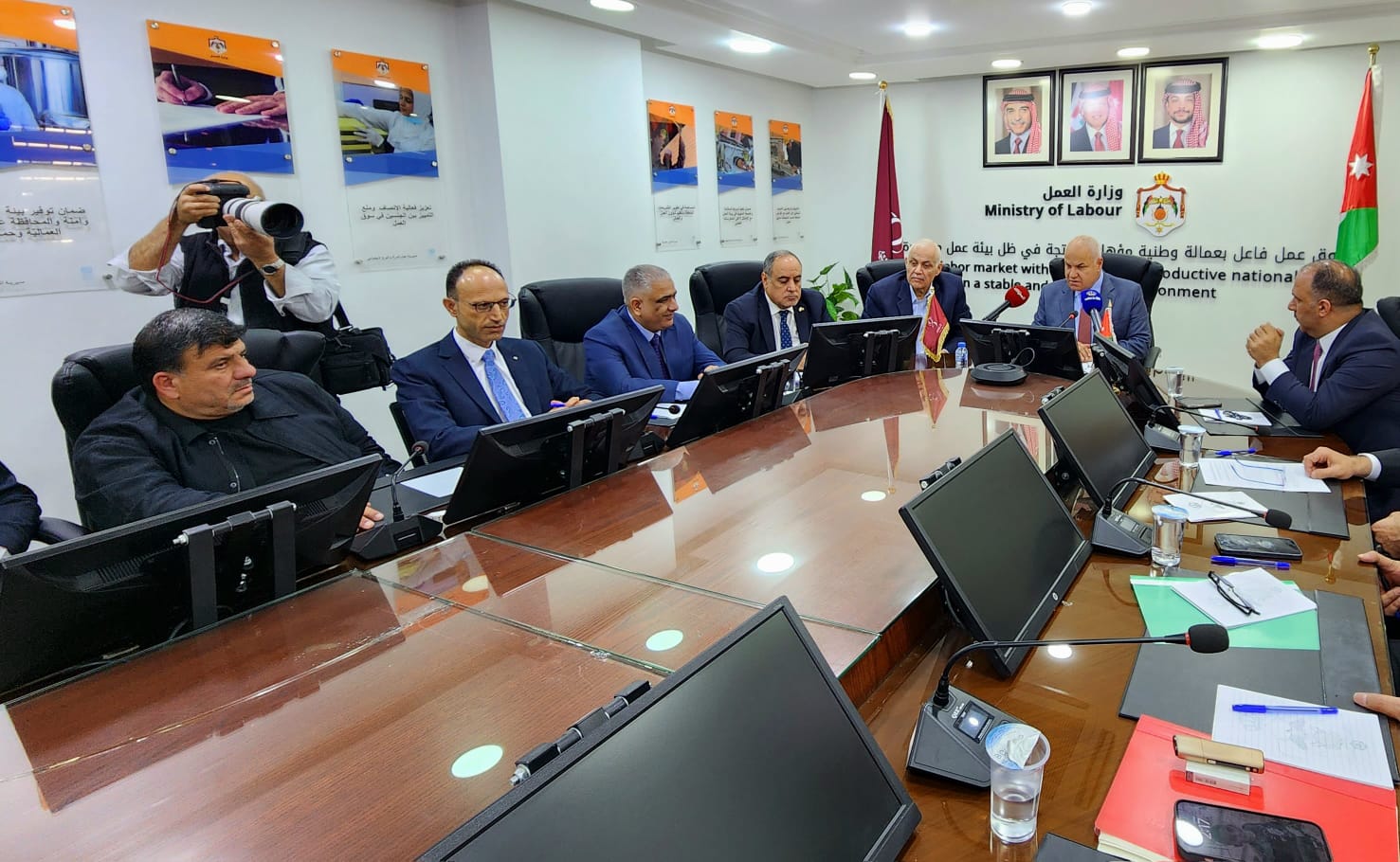 Madar Al-Saa Images 0.6865859015813127