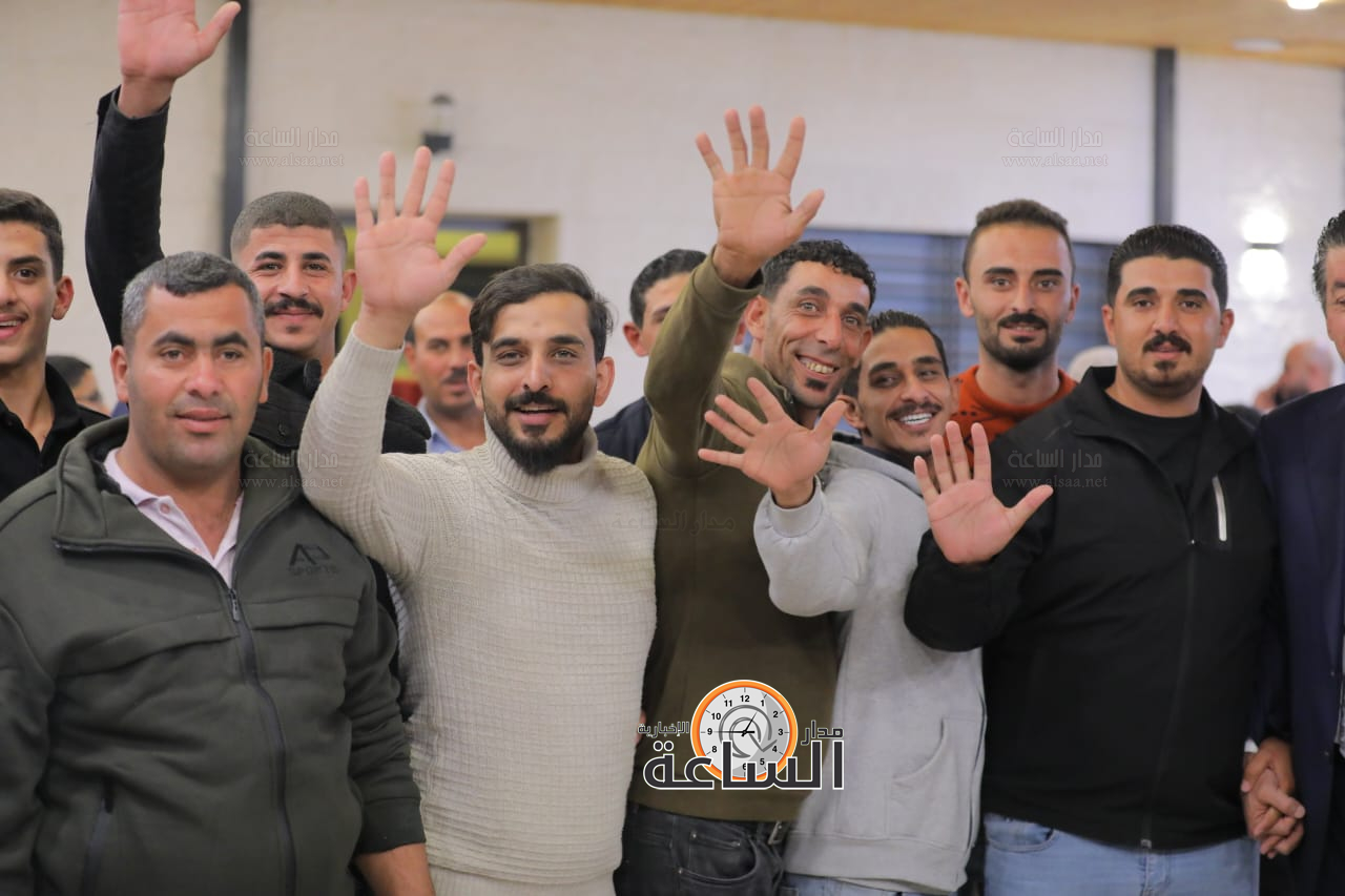 Madar Al-Saa Images 0.6869701708171707