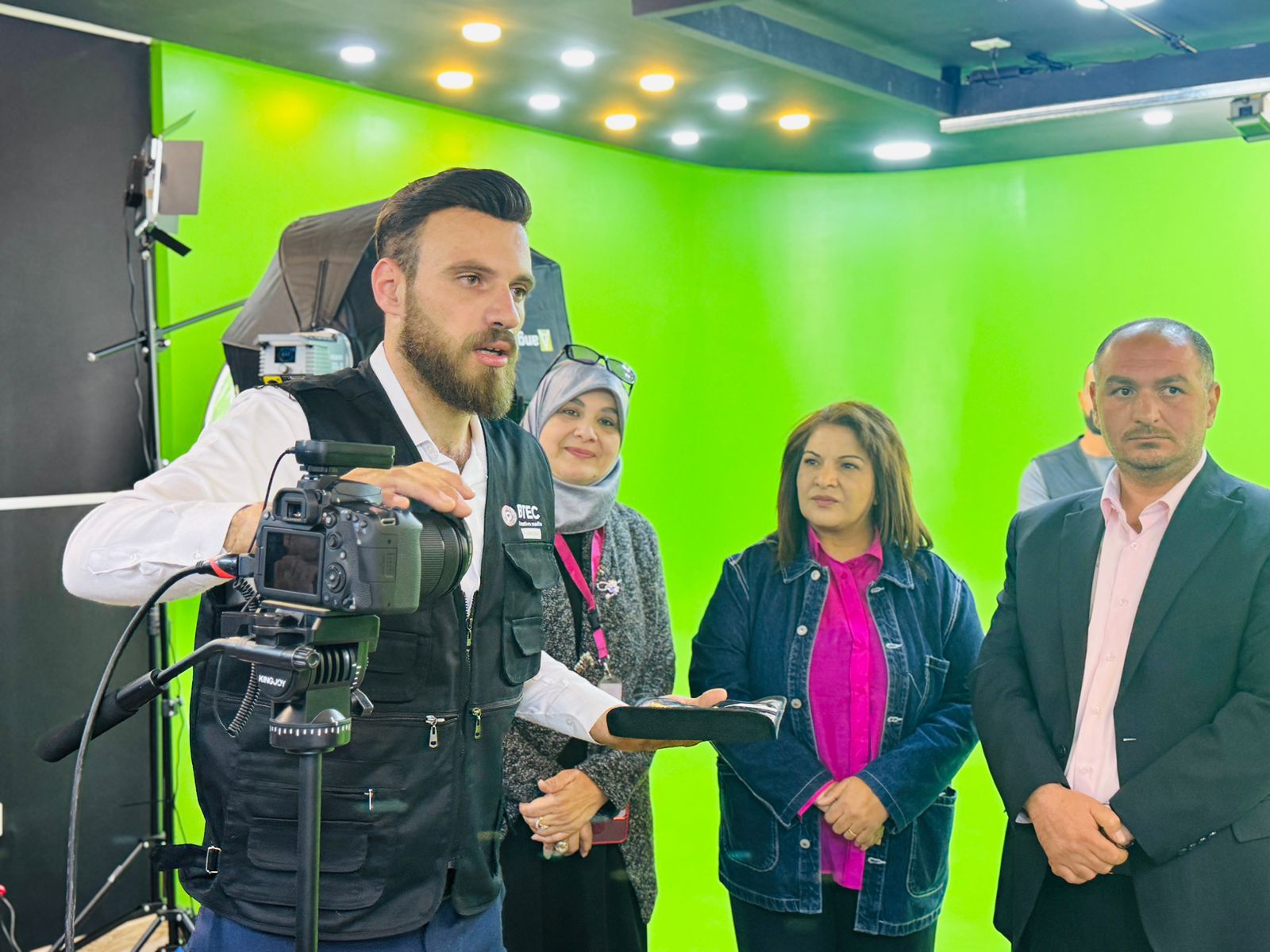 Madar Al-Saa Images 0.6672438396555891