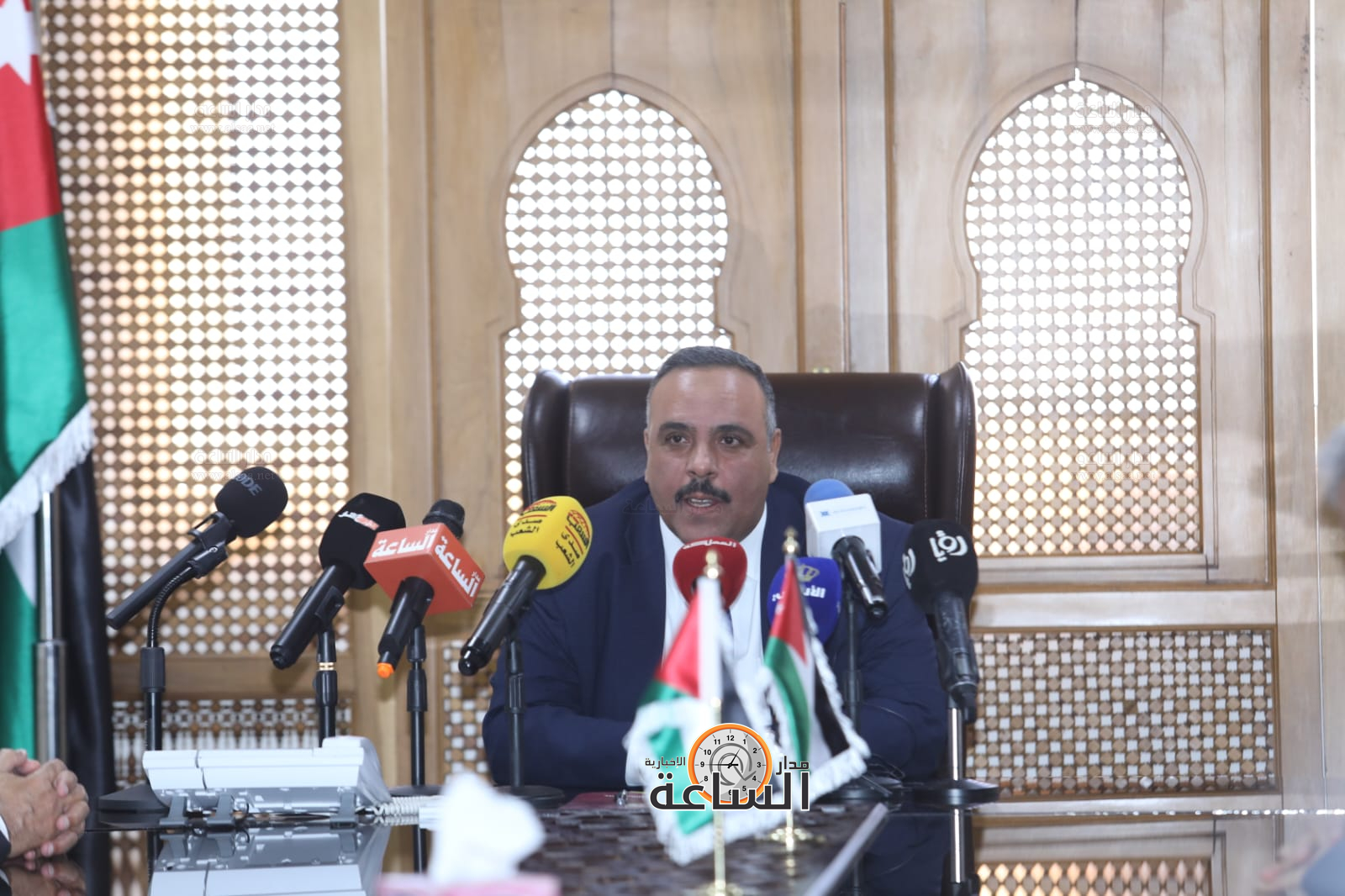 Madar Al-Saa Images 0.17387887170459937