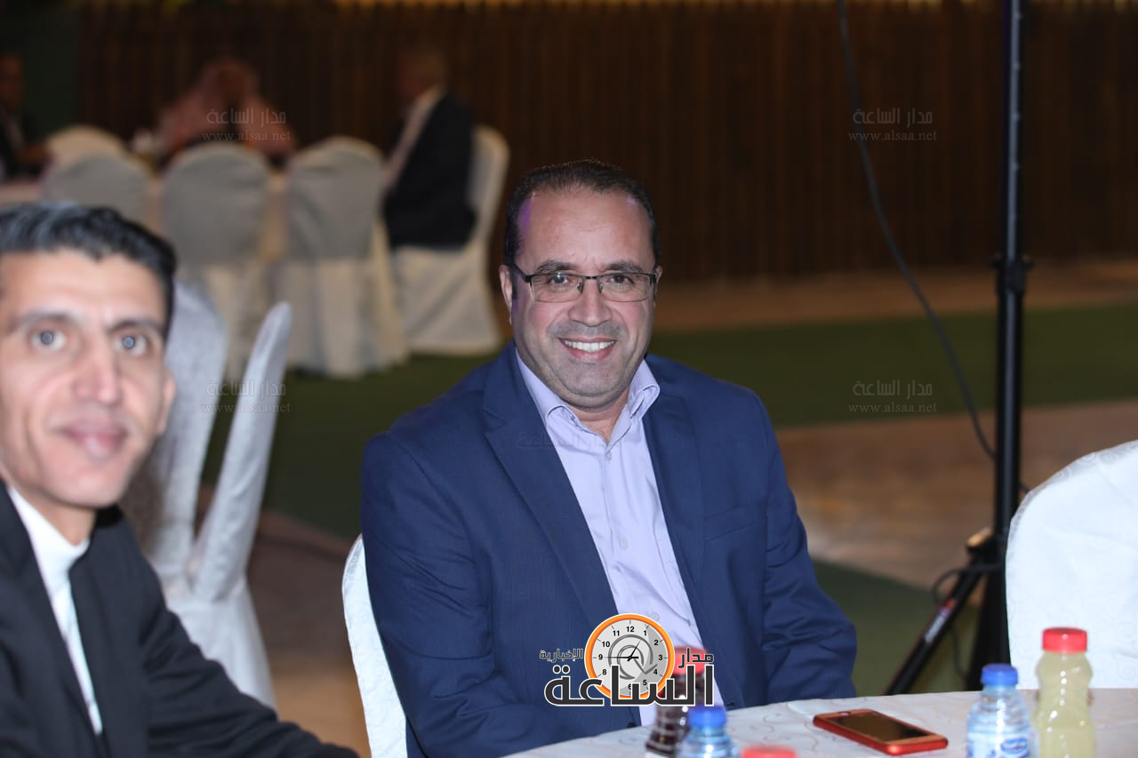 Madar Al-Saa Images 0.108104169348473