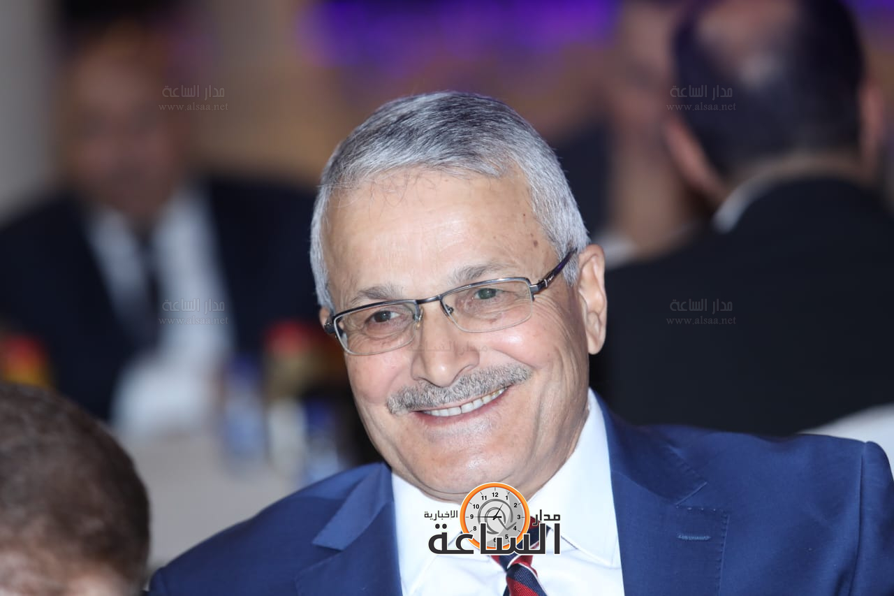 Madar Al-Saa Images 0.641241114693917