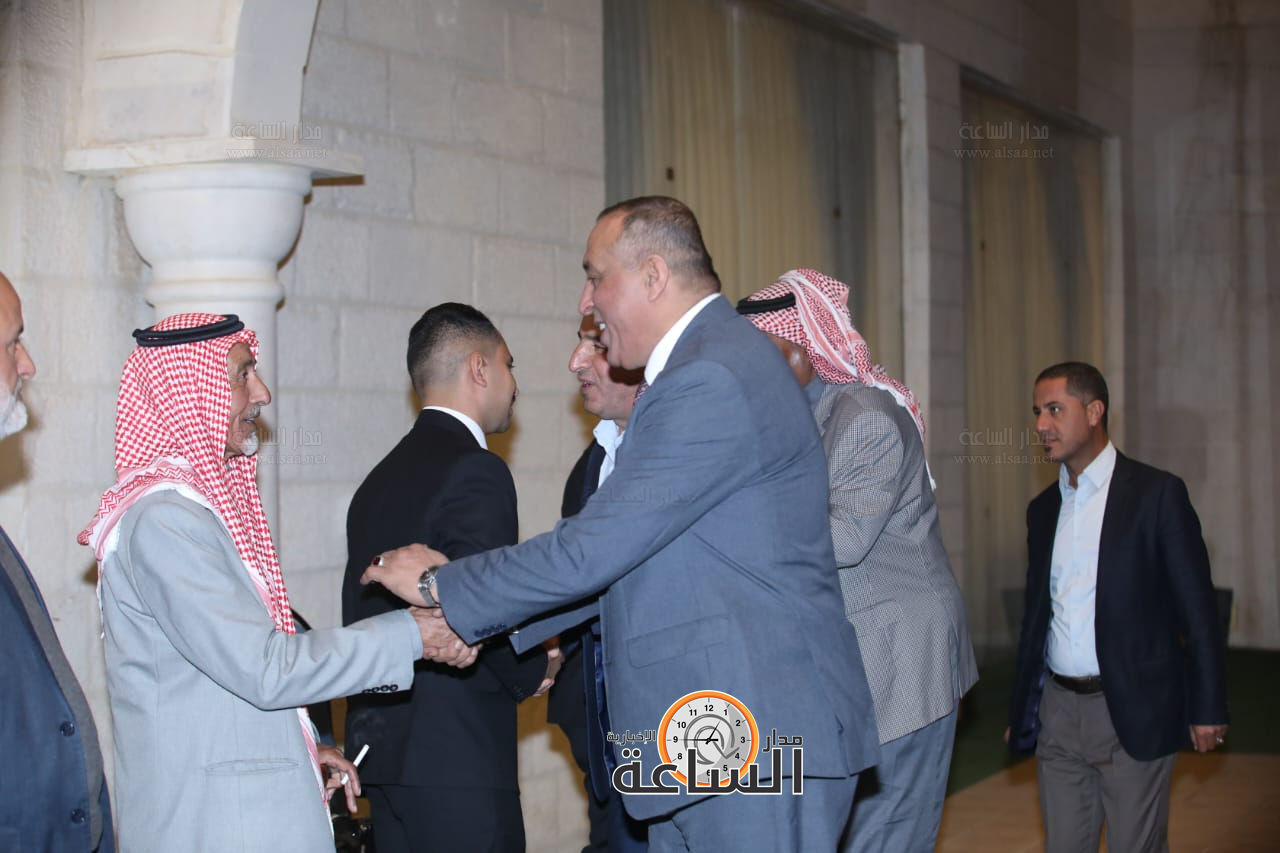 Madar Al-Saa Images 0.39633590761590476