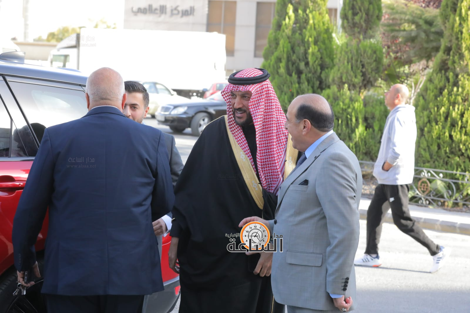 Madar Al-Saa Images 0.5845519571223718