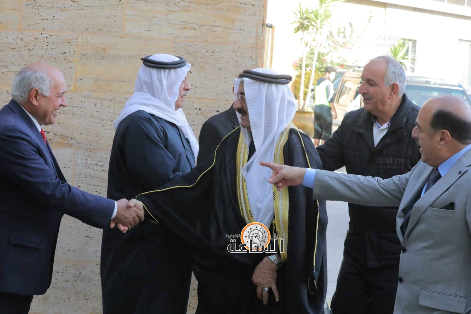 Madar Al-Saa Images 0.39137454449868514