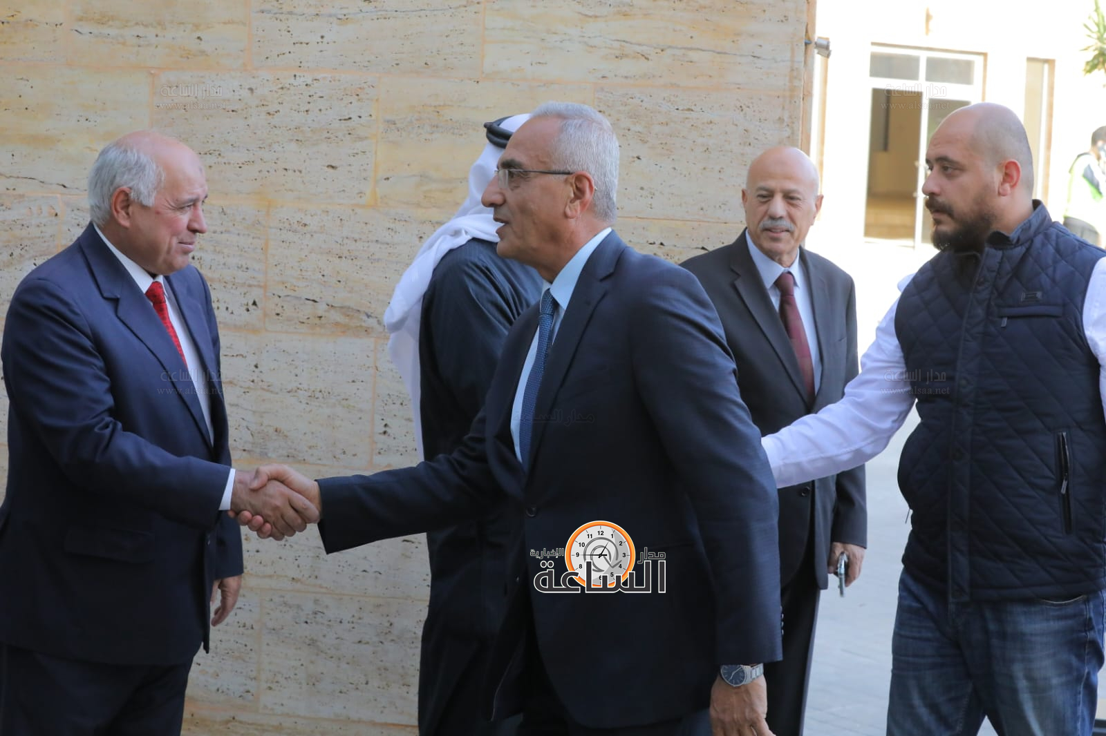 Madar Al-Saa Images 0.33435535095377666