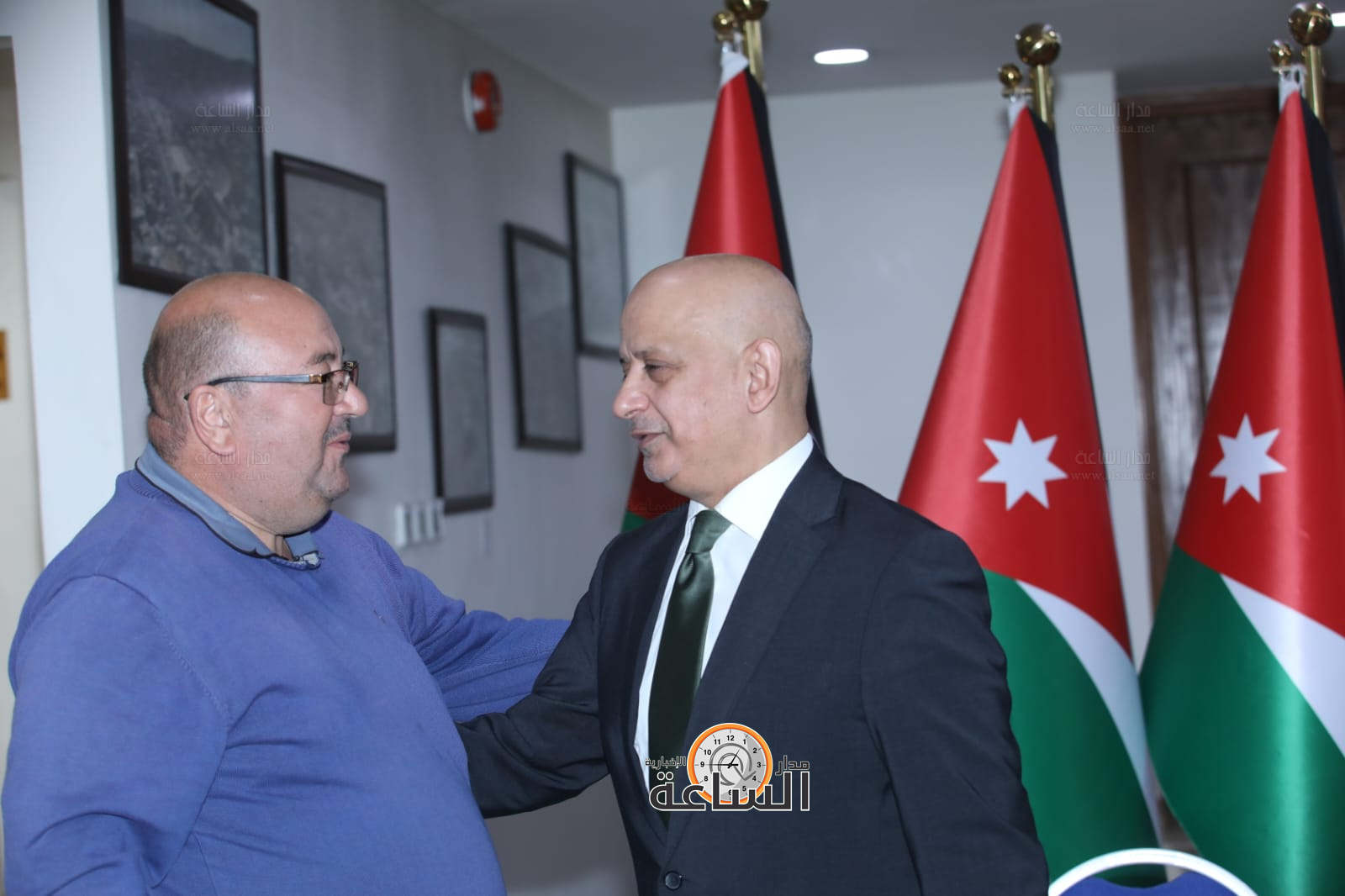 Madar Al-Saa Images 0.7390870745436637