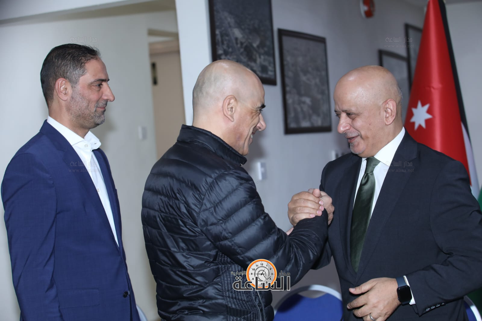 Madar Al-Saa Images 0.47945603784433155