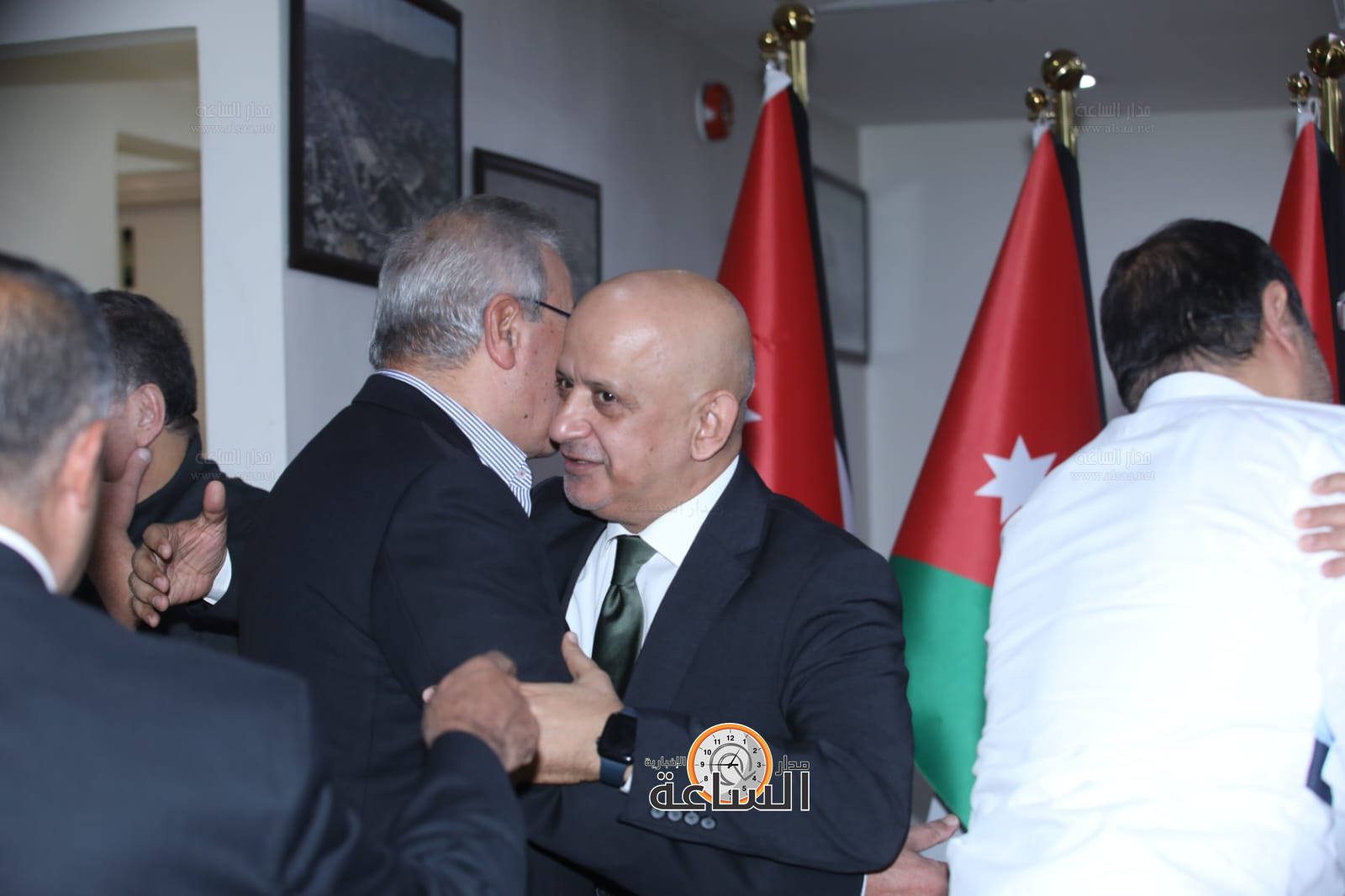 Madar Al-Saa Images 0.968060774484002