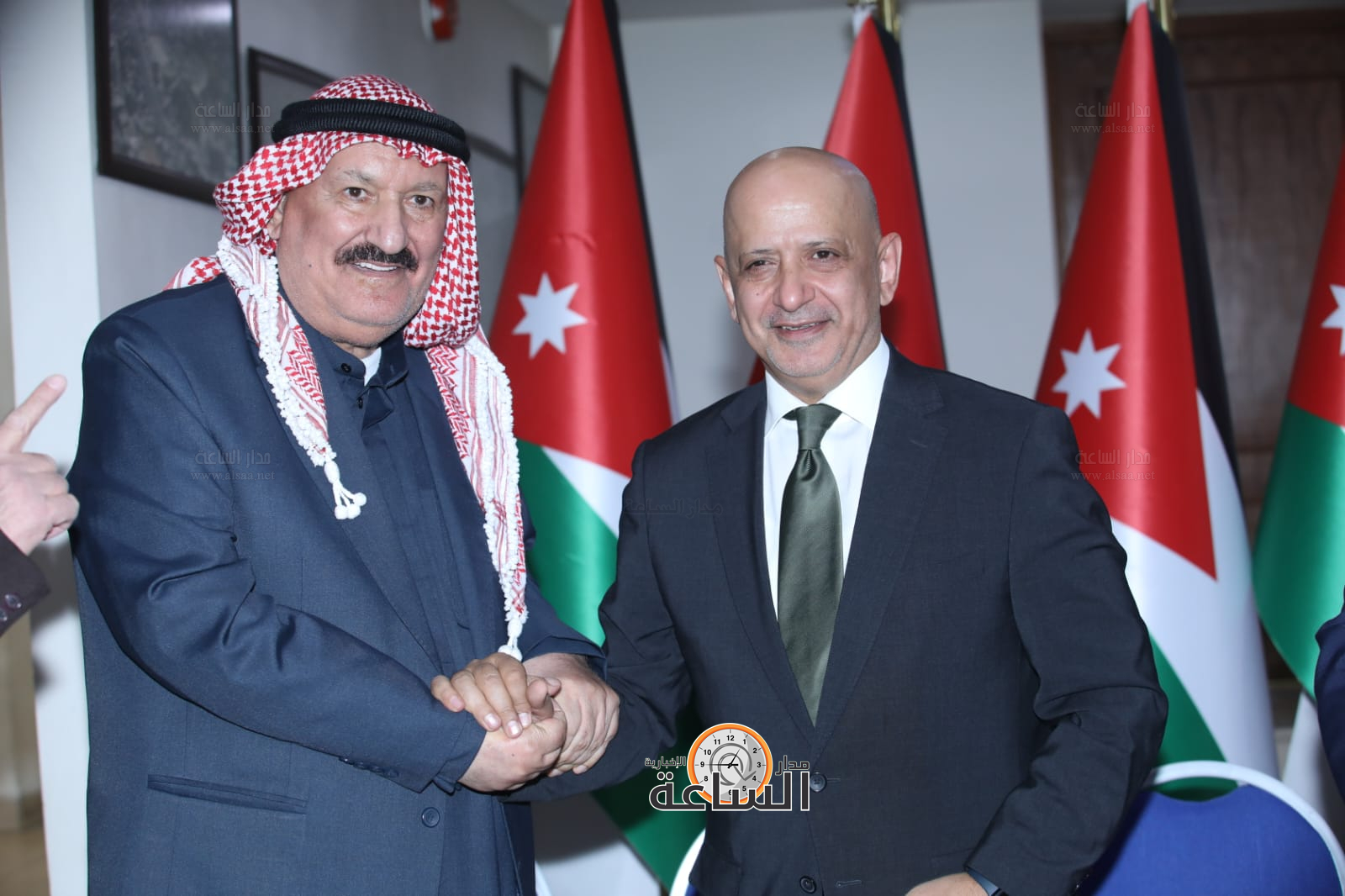 Madar Al-Saa Images 0.3369903542580952