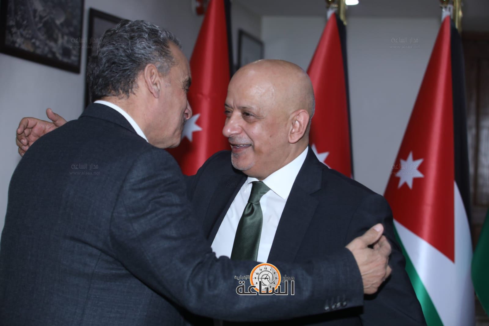 Madar Al-Saa Images 0.497143412218928