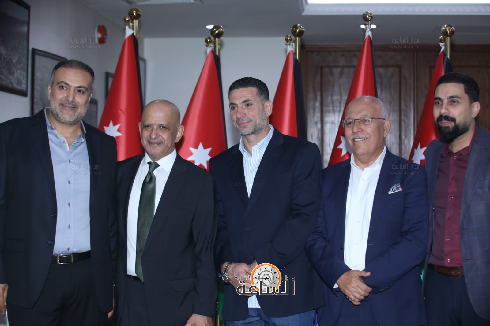 Madar Al-Saa Images 0.0007919142444712257