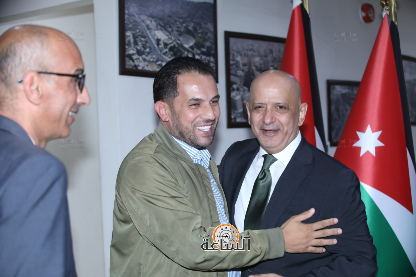 Madar Al-Saa Images 0.17664059850355707