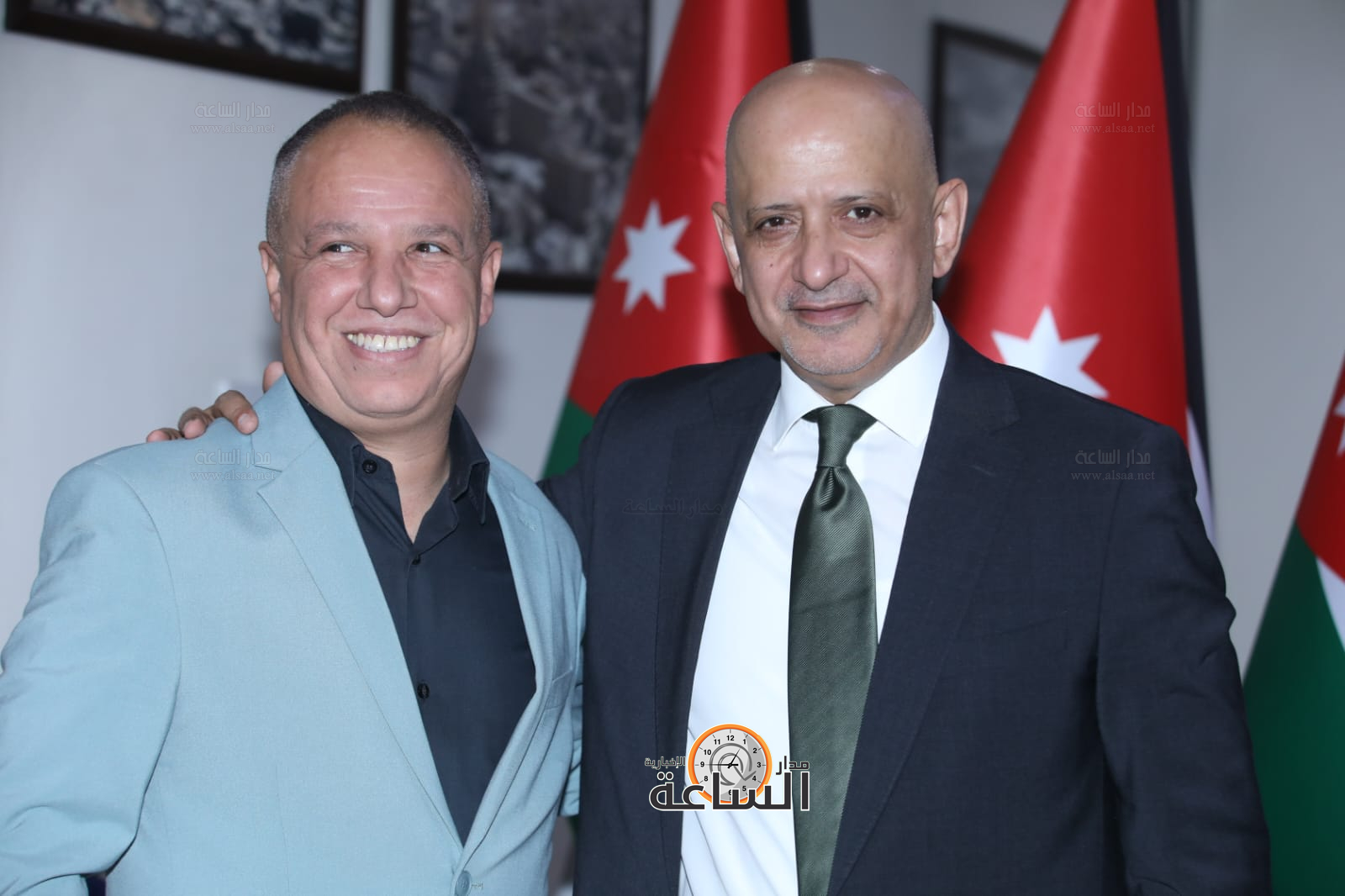 Madar Al-Saa Images 0.8499123617755098