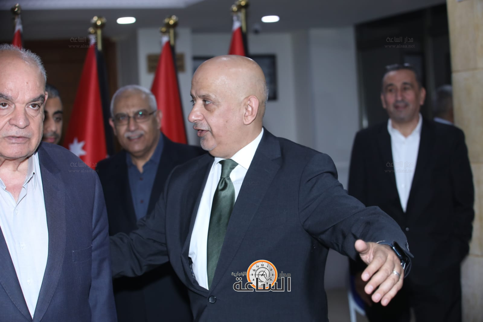 Madar Al-Saa Images 0.3552034770358785