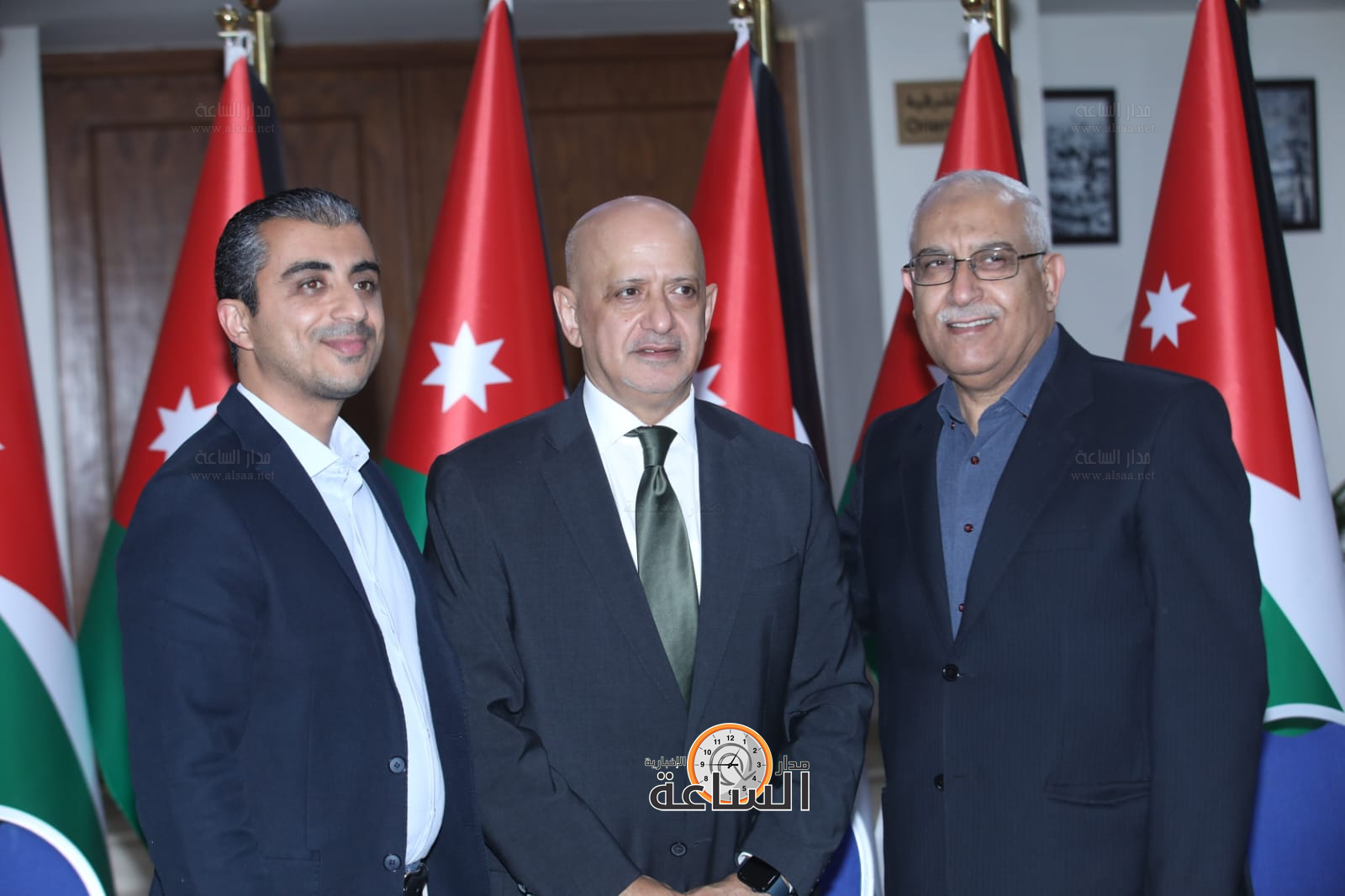 Madar Al-Saa Images 0.16210120802088523