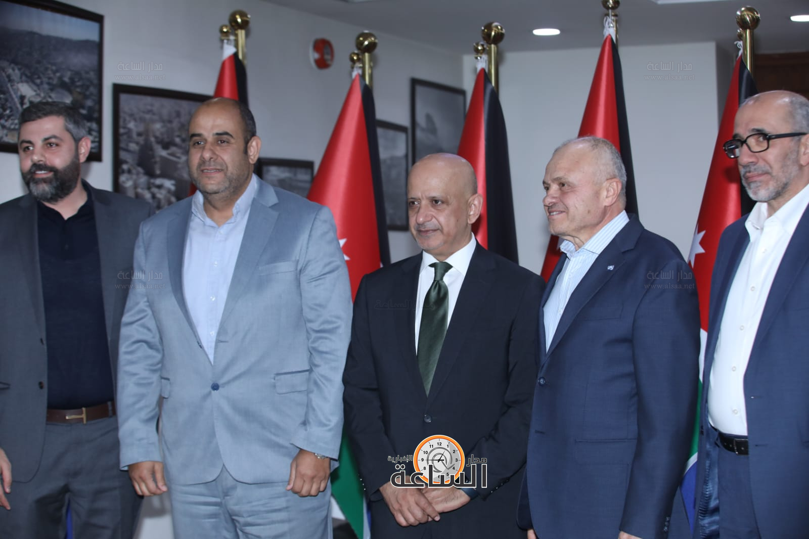 Madar Al-Saa Images 0.6942238512031669