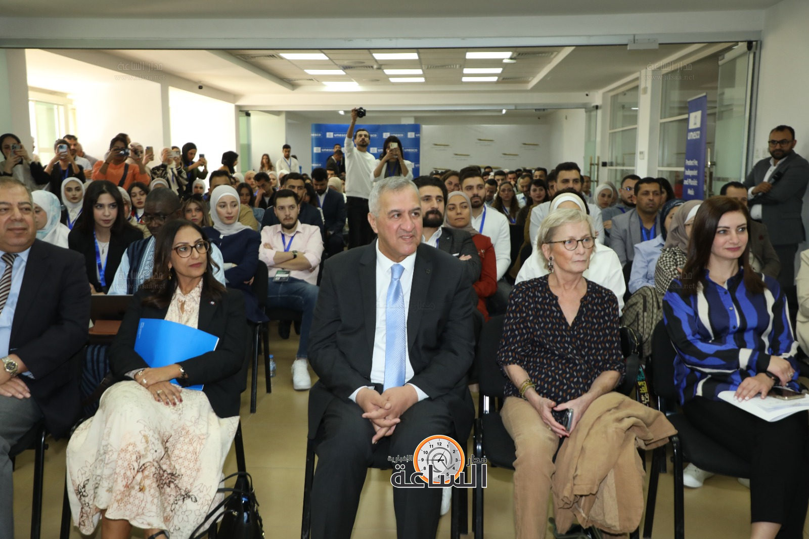 Madar Al-Saa Images 0.7059431176237165