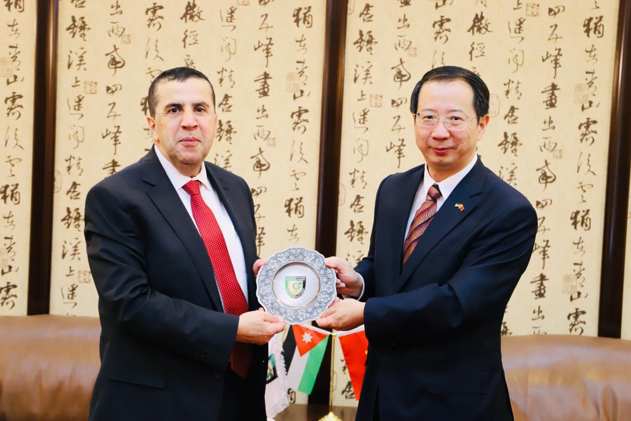 Madar Al-Saa Images 0.08800957221220074