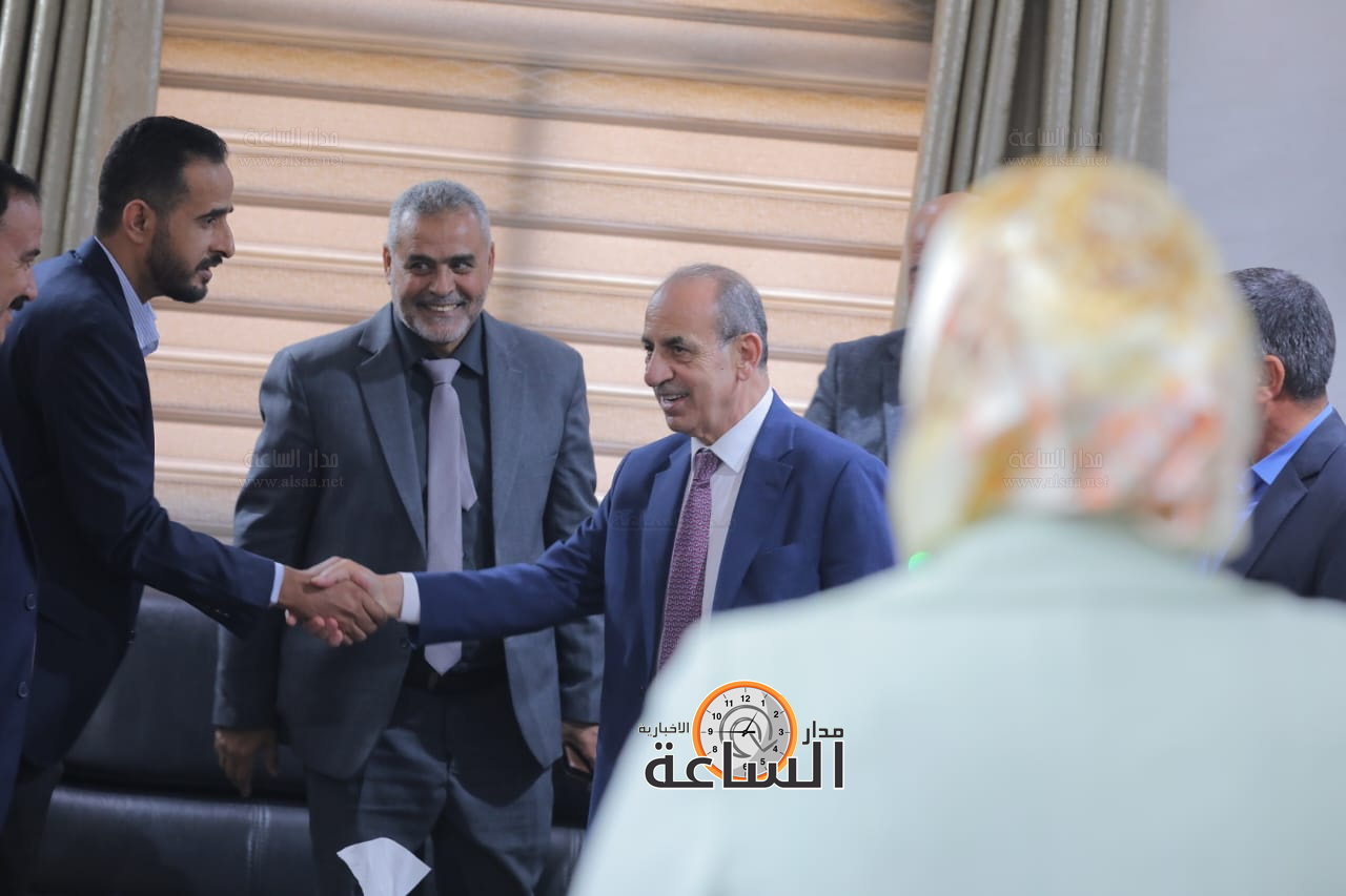 Madar Al-Saa Images 0.49559210788585095