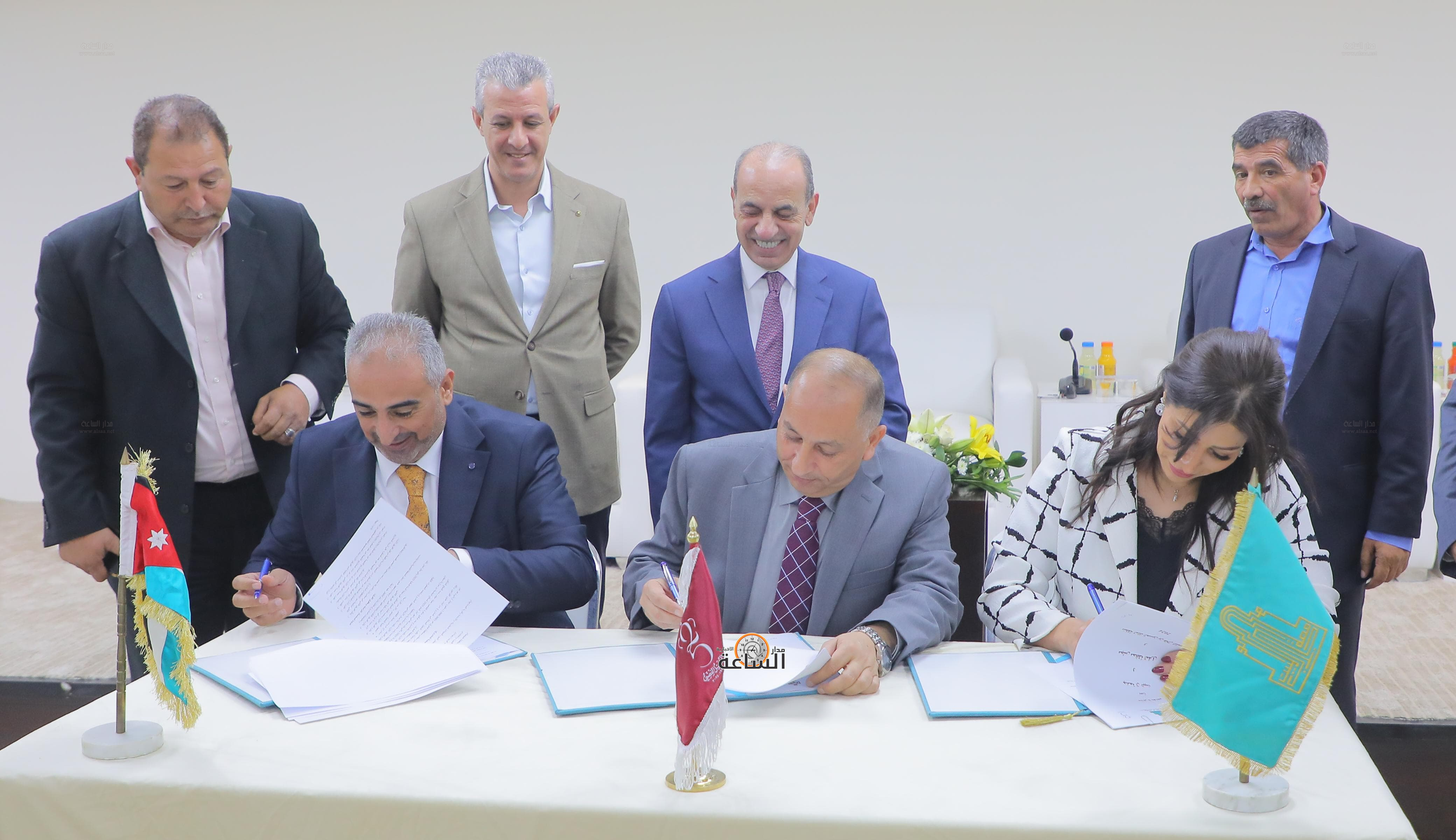 Madar Al-Saa Images 0.39274097752659465