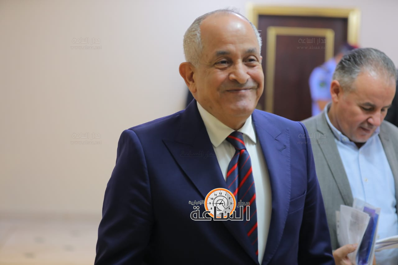 Madar Al-Saa Images 0.32900982310237303