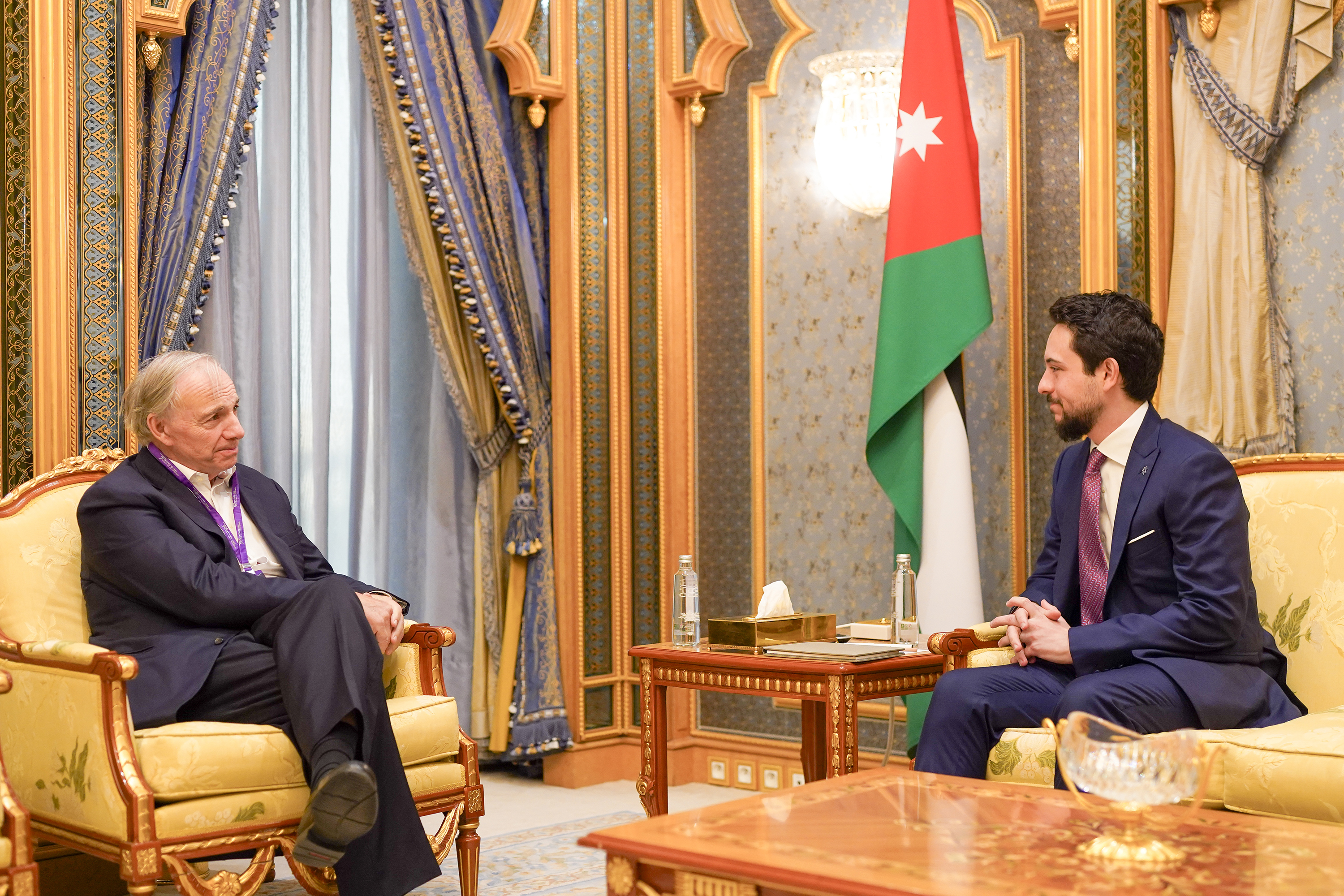 Madar Al-Saa Images 0.40487519137904693