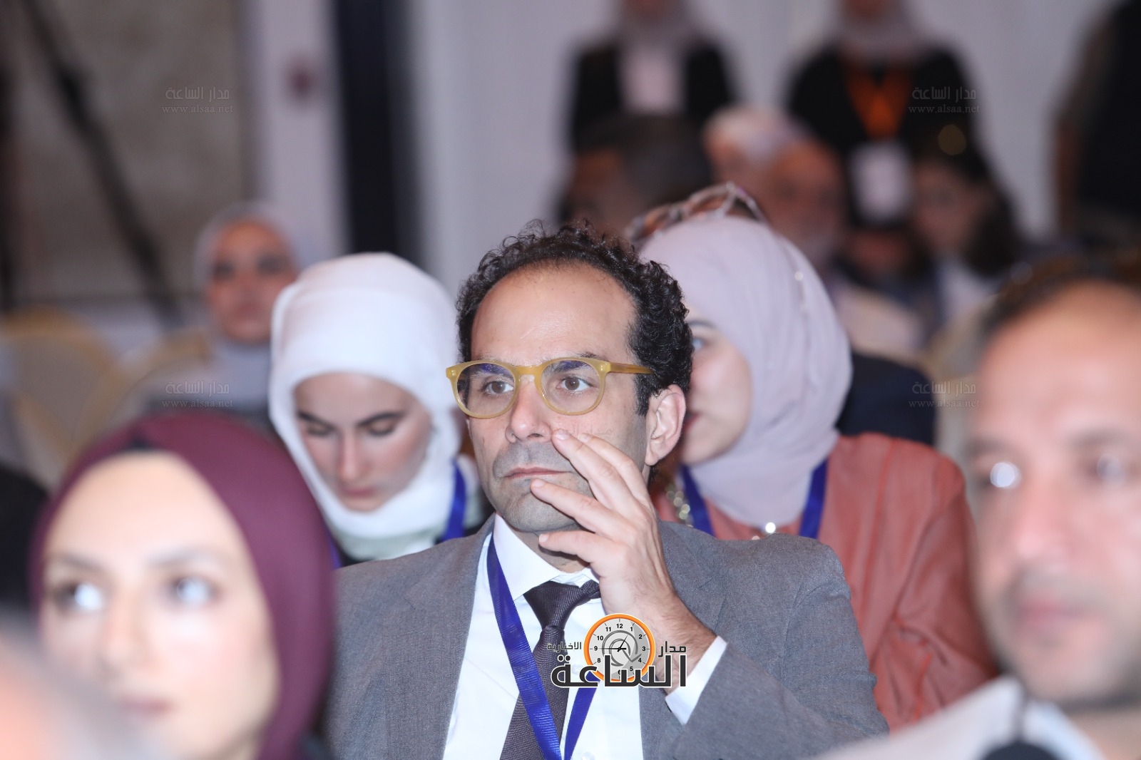 Madar Al-Saa Images 0.4138664572389419