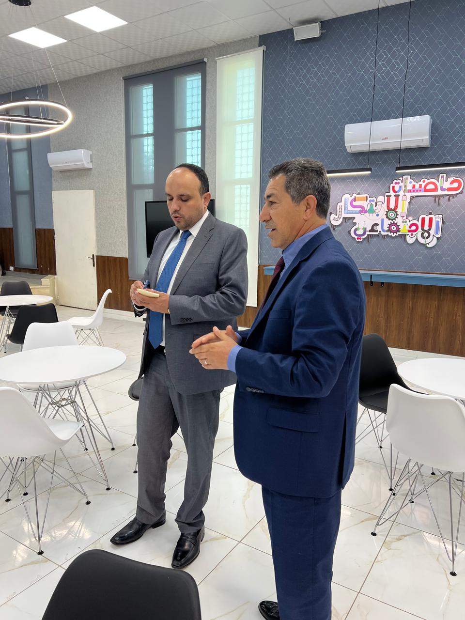 Madar Al-Saa Images 0.38562045670239353