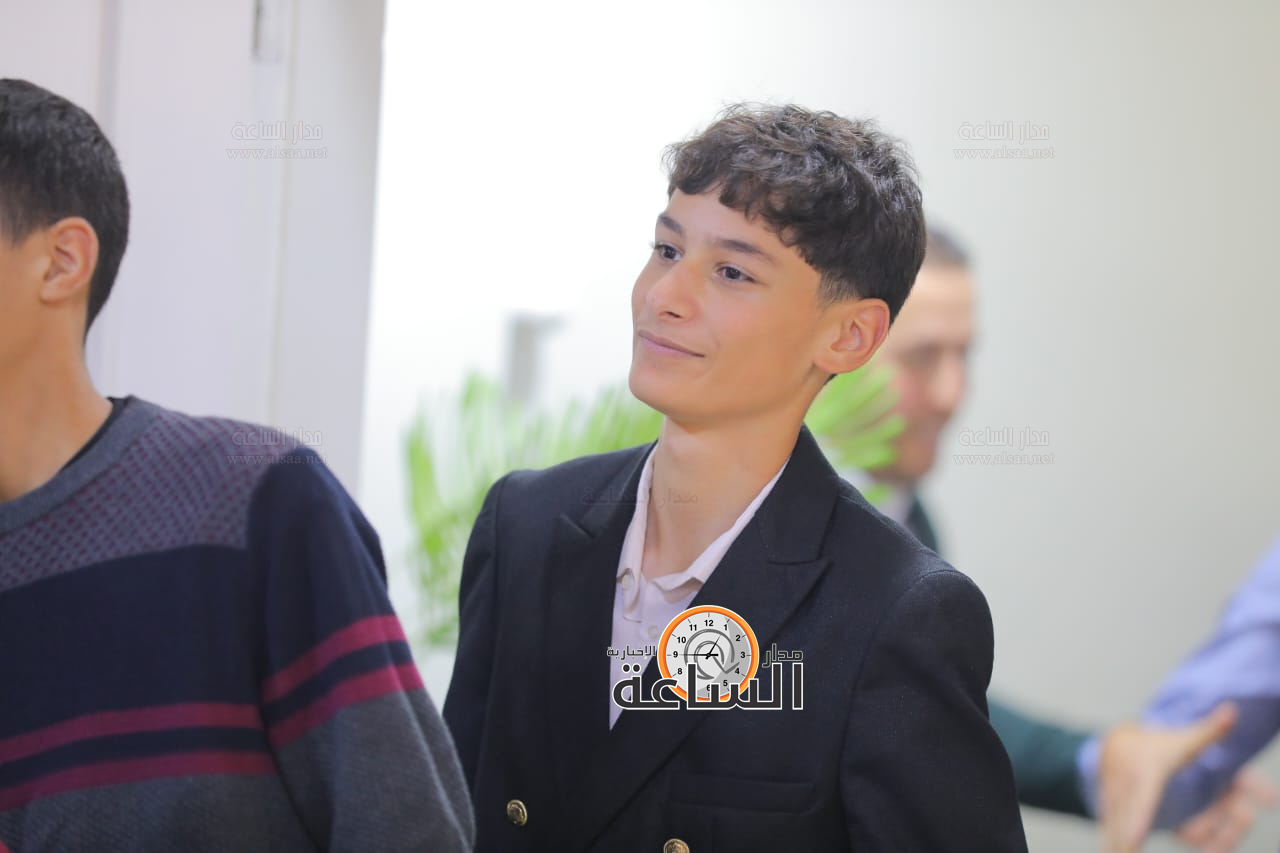 Madar Al-Saa Images 0.15637410819194364